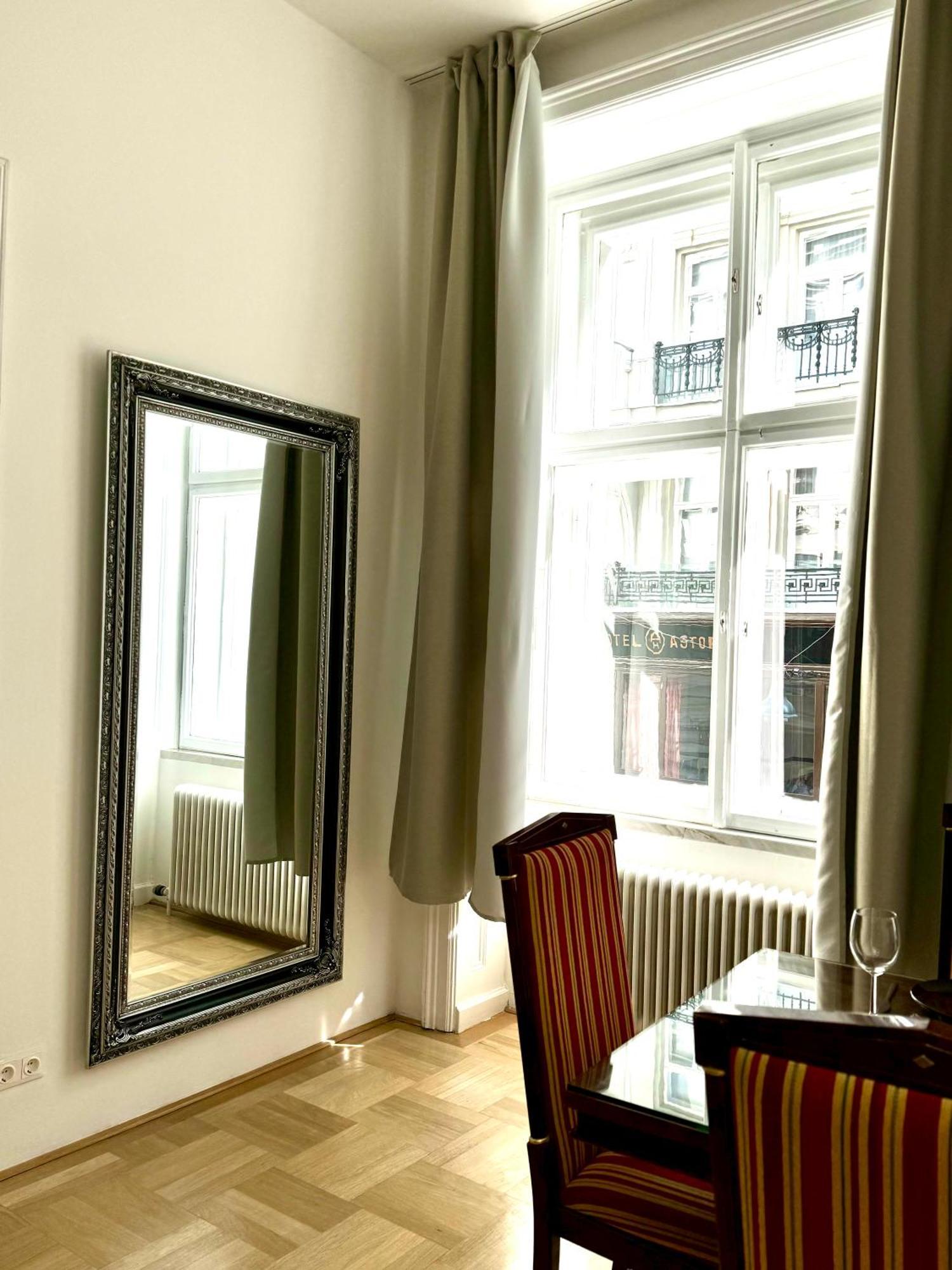 Opera Vienna Apartment 145 M2 Bagian luar foto