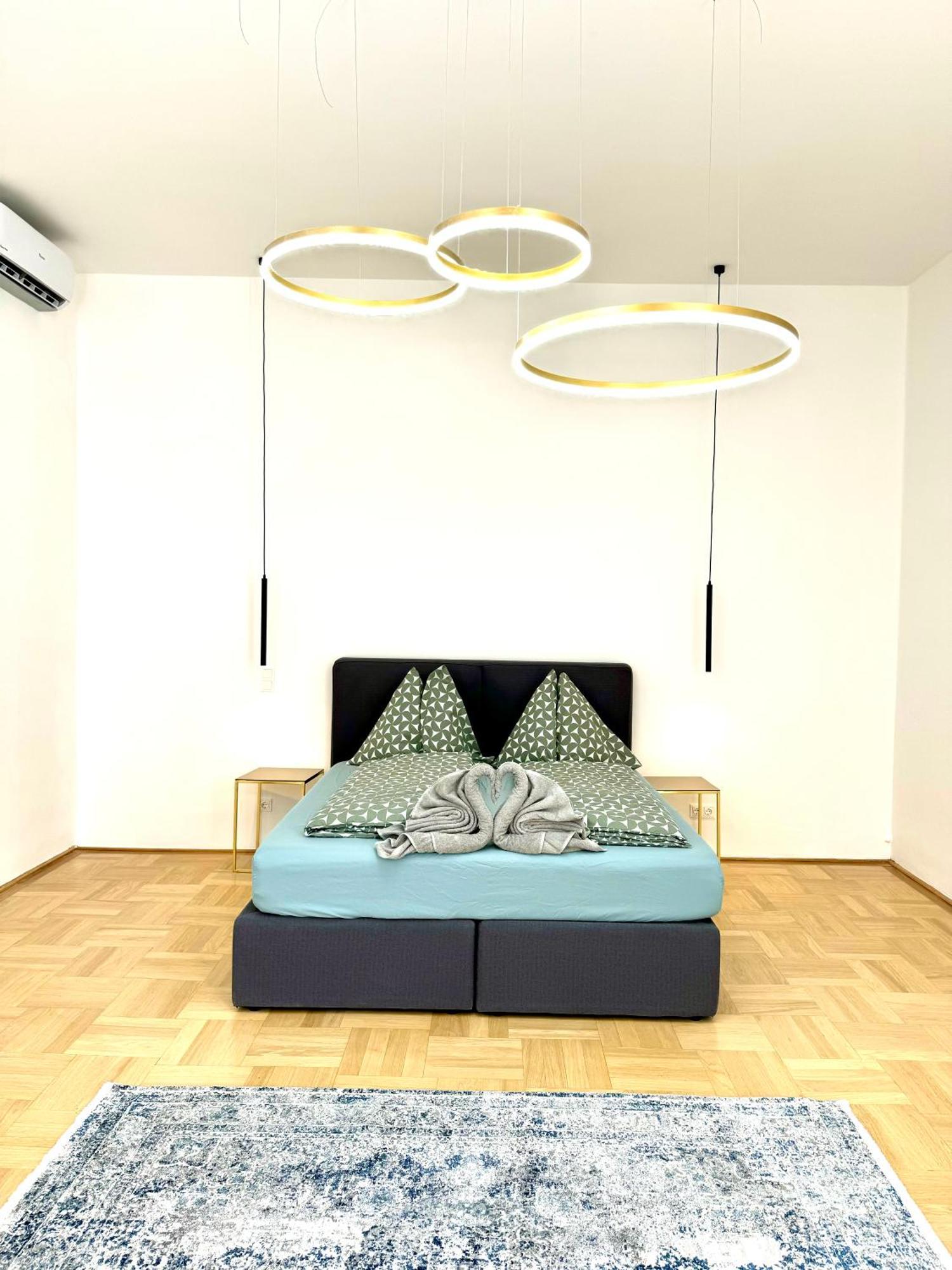 Opera Vienna Apartment 145 M2 Bagian luar foto